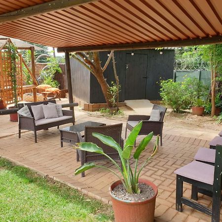 The Lazy Grape Guest Lodge Benoni Extérieur photo