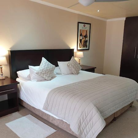 The Lazy Grape Guest Lodge Benoni Extérieur photo