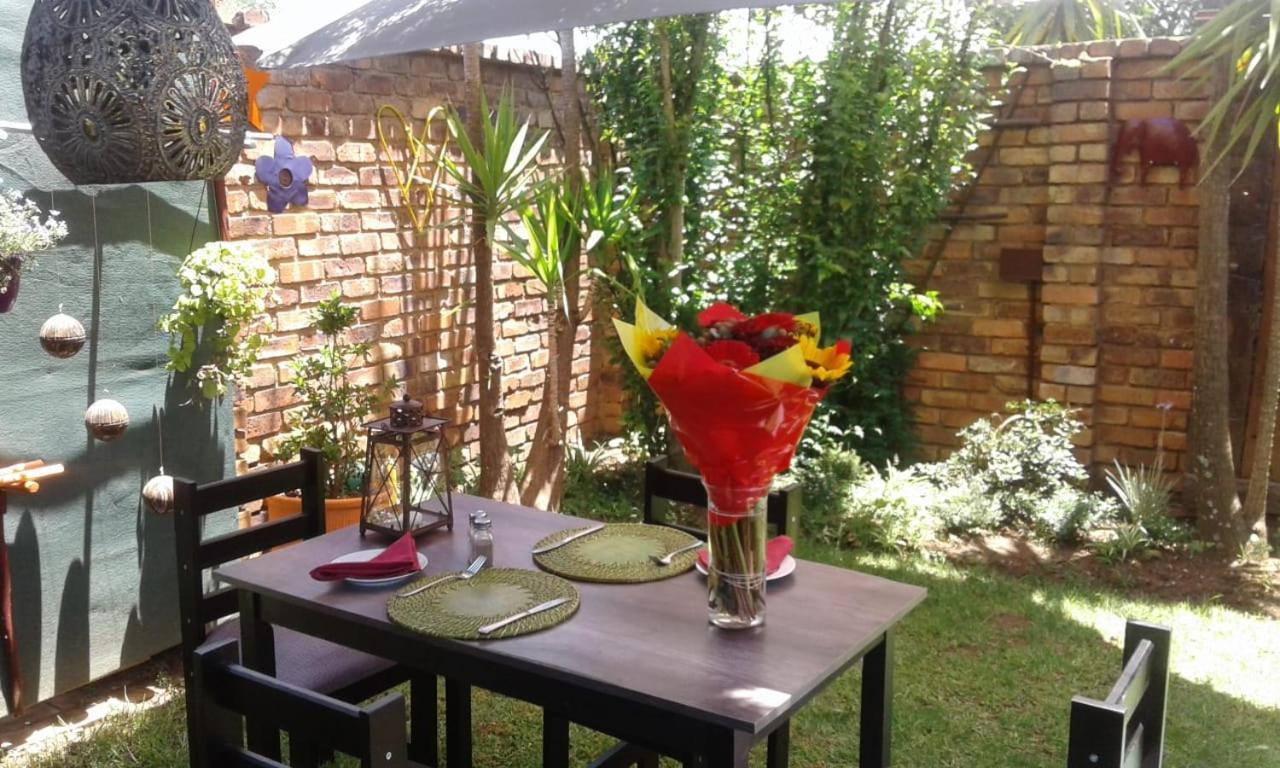 The Lazy Grape Guest Lodge Benoni Extérieur photo