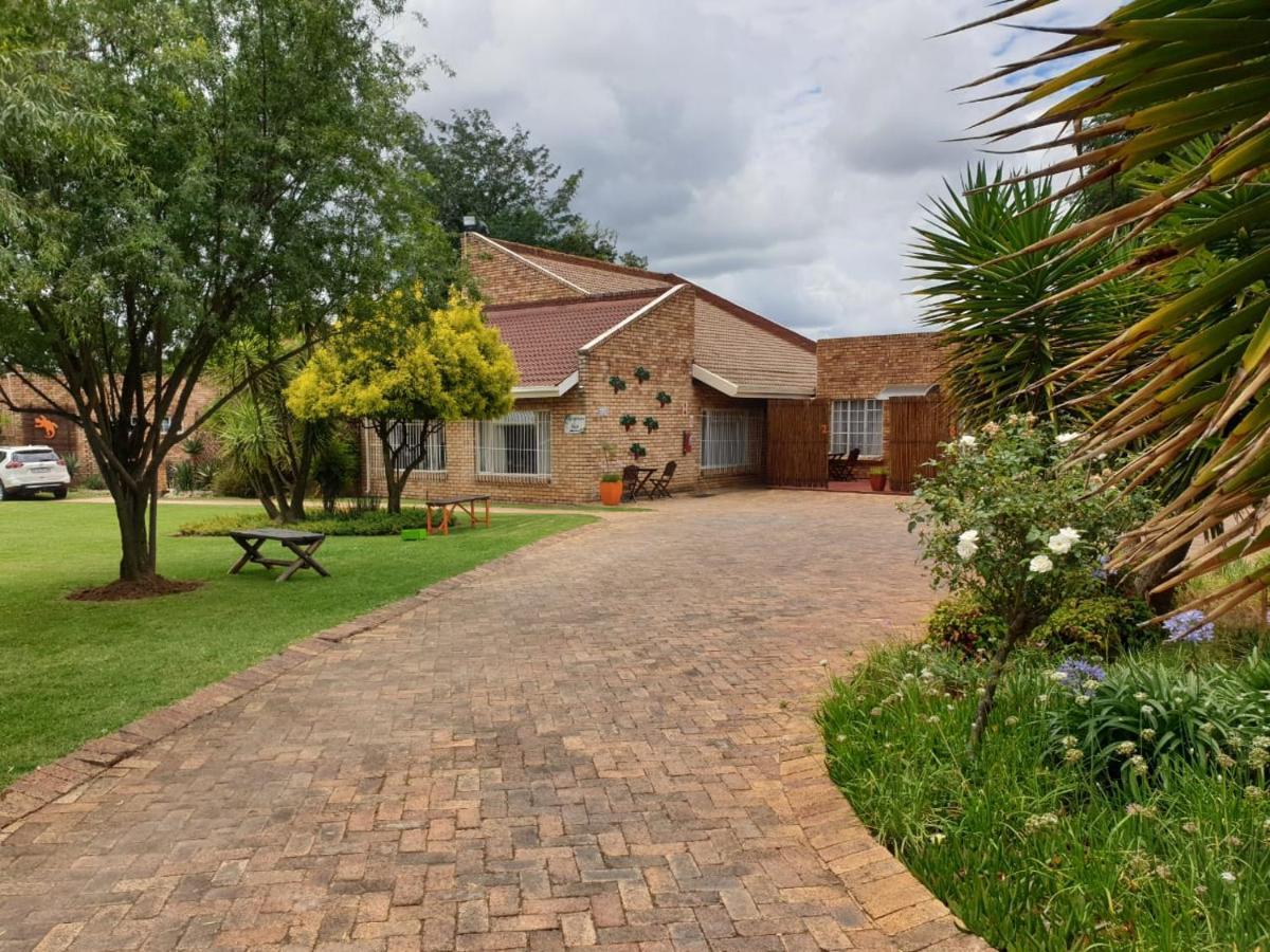 The Lazy Grape Guest Lodge Benoni Extérieur photo
