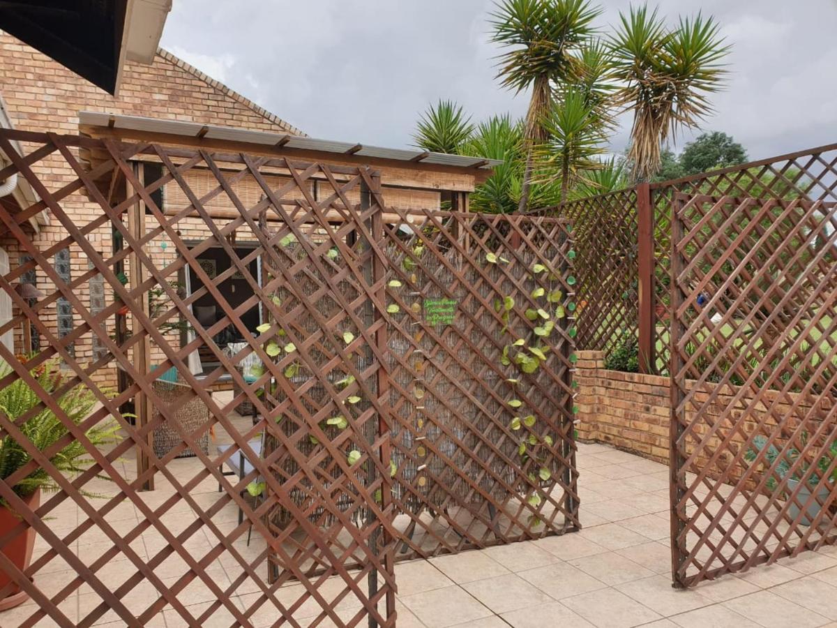 The Lazy Grape Guest Lodge Benoni Extérieur photo