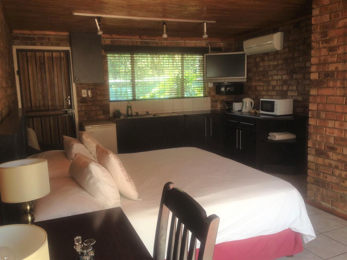 The Lazy Grape Guest Lodge Benoni Extérieur photo