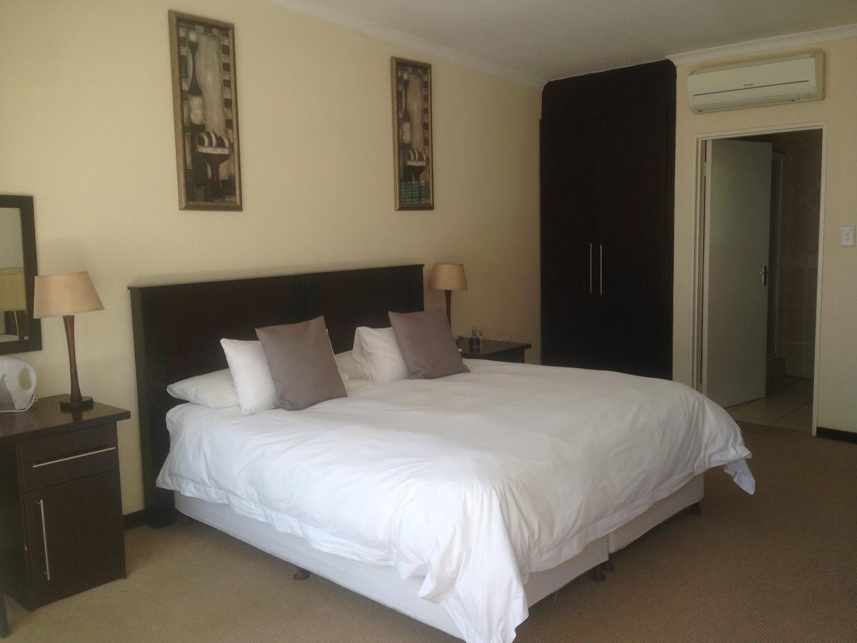 The Lazy Grape Guest Lodge Benoni Extérieur photo
