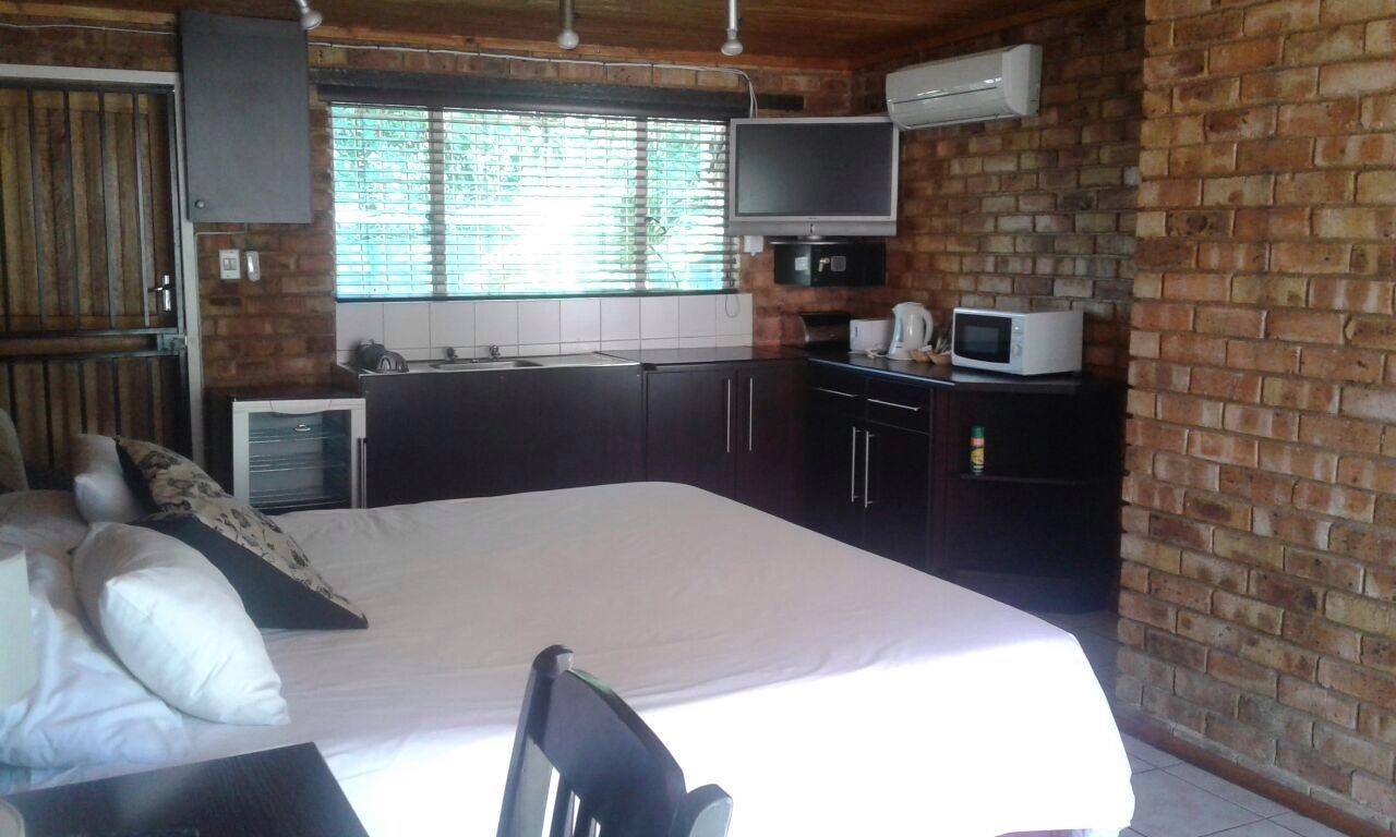 The Lazy Grape Guest Lodge Benoni Extérieur photo